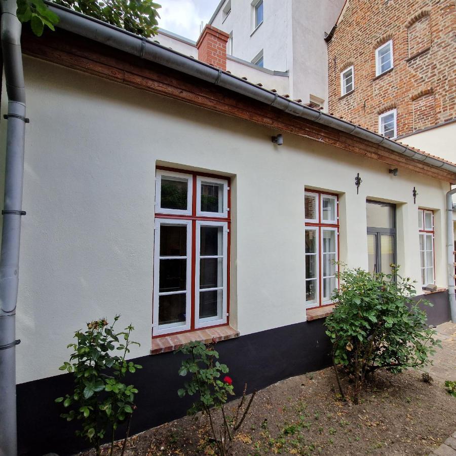 Apartments Im Einhornhaus Lubeck Exterior photo